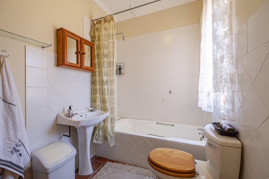 4 Bedroom Property for Sale in Summerstrand Eastern Cape
